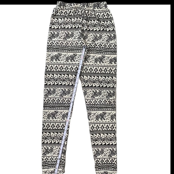 Kathy one size cream & black tribal elephant soft, thin leggings - Picture 9 of 11